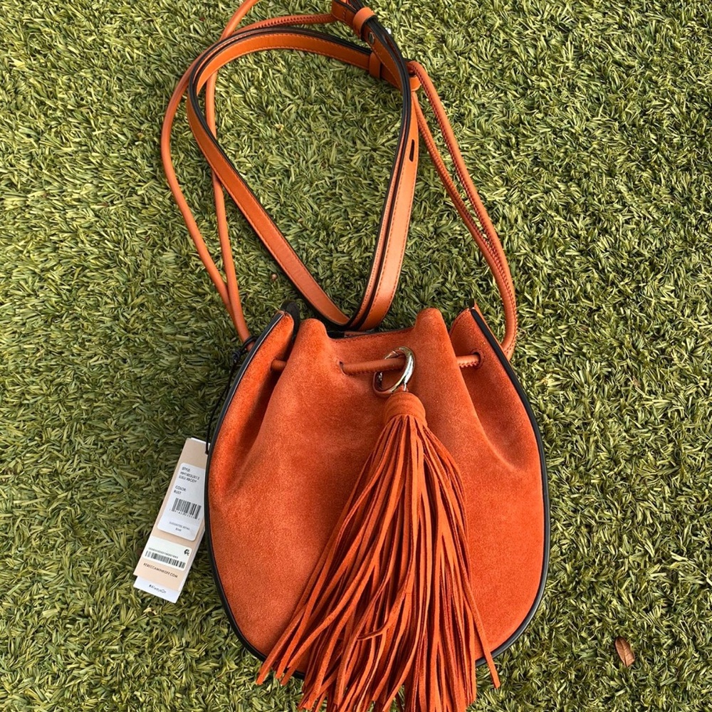 Crossbody bucket bag